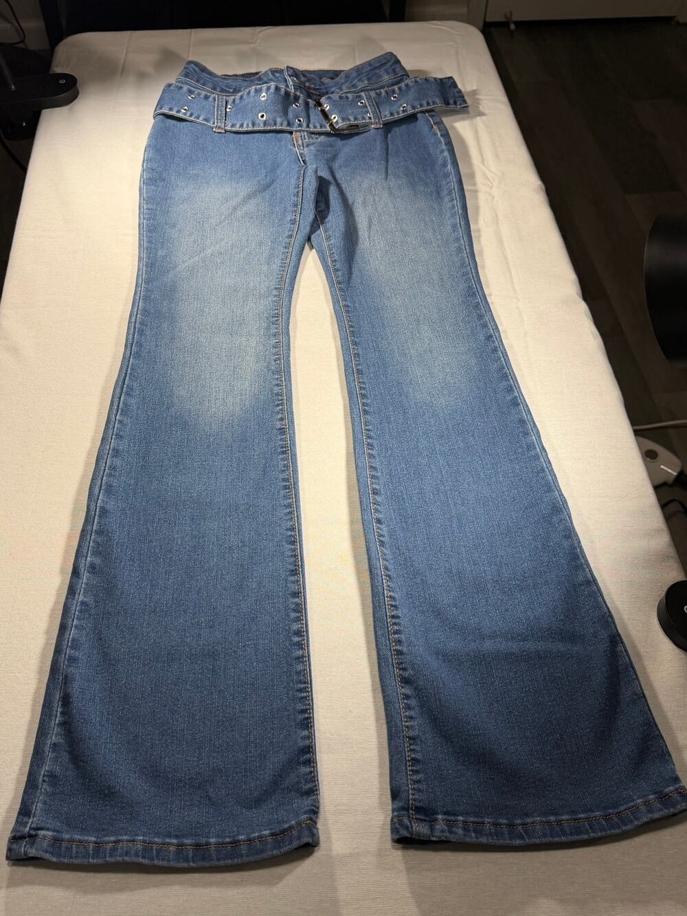 SHEIN Women's Belted Flare Jeans Size 26 Blue Y2K